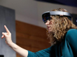 华硕明年将推出一款廉价版HoloLens